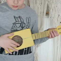 Jak zrobić ukulele z kartonu – prosta instrukcja na kreatywny projekt DIY