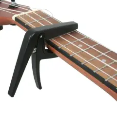 Kapodaster do ukulele – klucz do zmiany tonacji i łatwiejszej gry