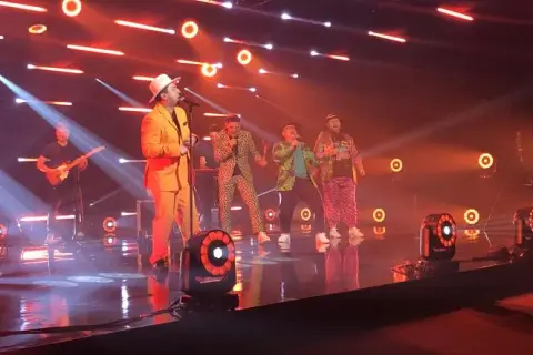 Ile kosztuje koncert Boysów? Zaskakujące ceny i czynniki wpływające na stawki