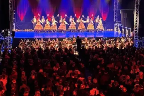 Ile trwa koncert Mazowsza? Zaskakujące różnice w czasie trwania!