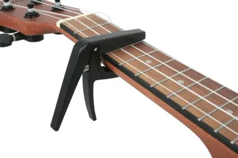 Kapodaster do ukulele – klucz do zmiany tonacji i łatwiejszej gry